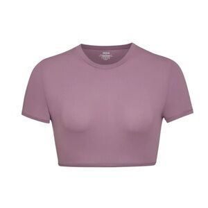 NEW with tags - Skims fits everybody super cropped T-shirt in plum